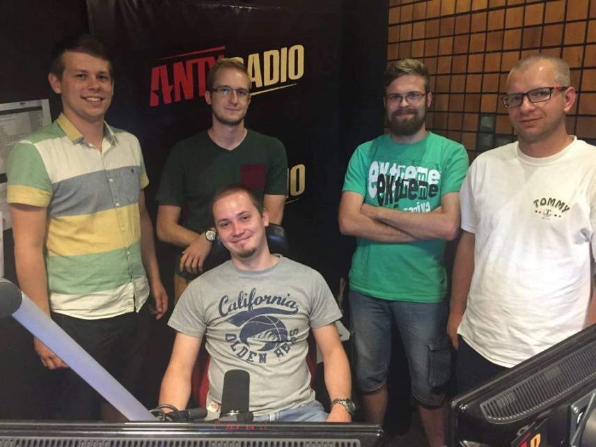 Zespół 8 lat w Tybecie w studiu Antyradia